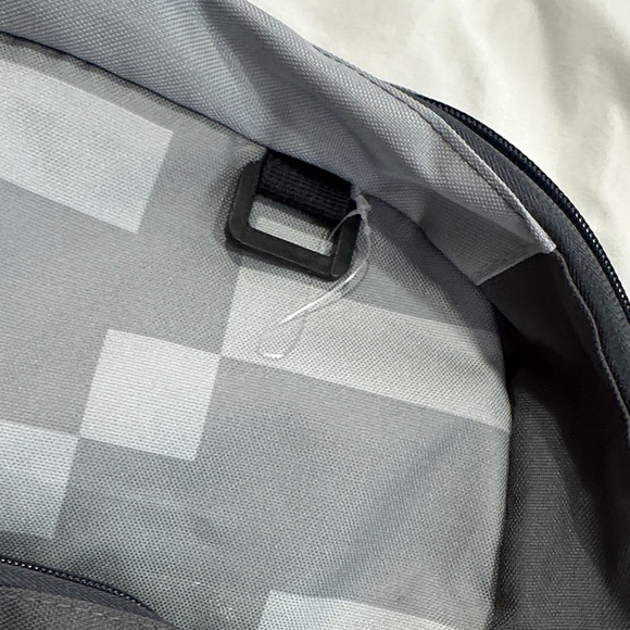 Minecraft grey backpack - Picture 8 of 9